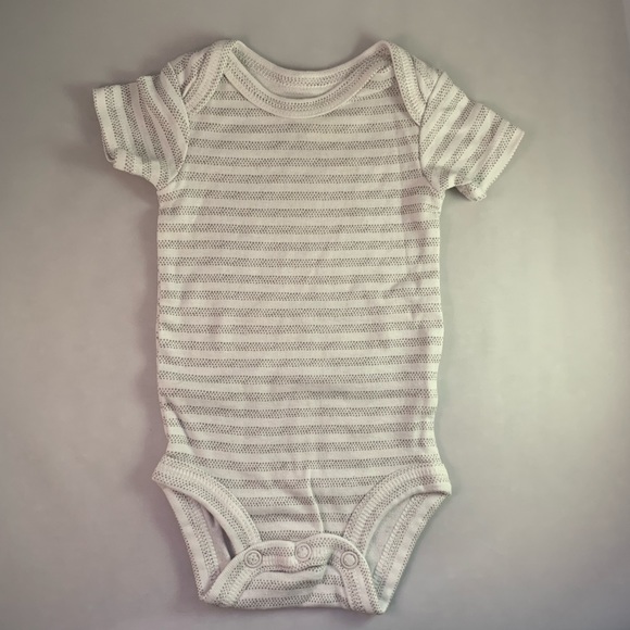 White & Gray Newborn Shortsleeved Onesies - Picture 5 of 6